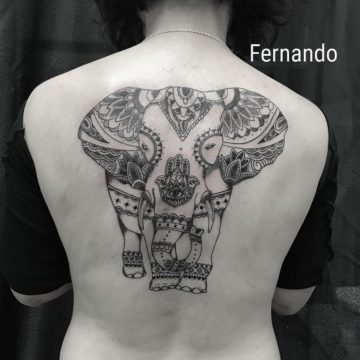 tatuaje elefante espalda redim